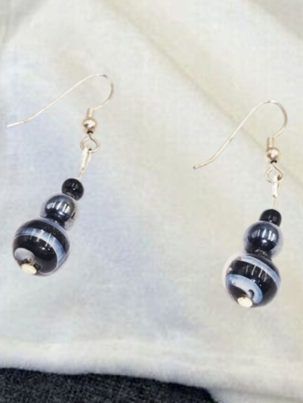 👣4/$20. Elegant Black and Gray Beaded Earrings